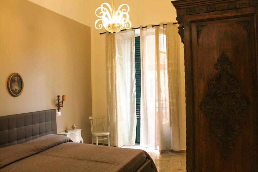 A Casa Di Enza B&B パレルモ エクステリア 写真