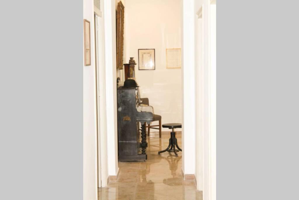A Casa Di Enza B&B パレルモ エクステリア 写真